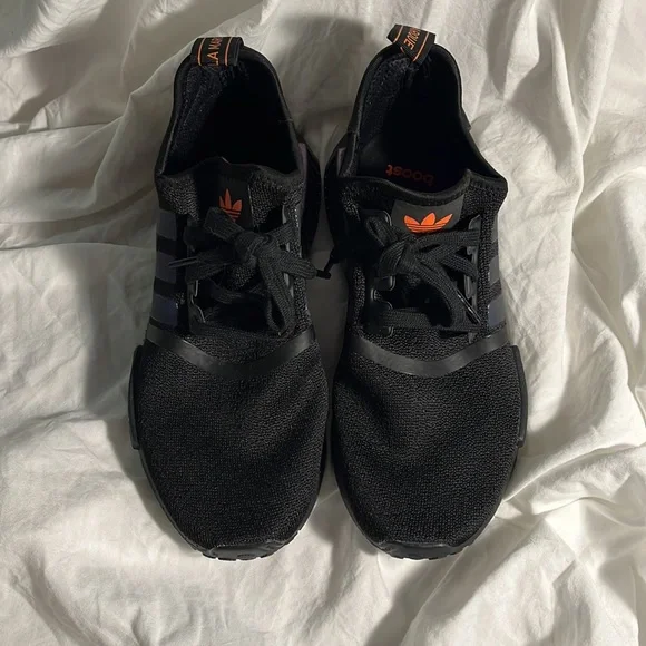 Adidas Ultra Boost Womans 8/ Kids 6 Black and Iridescent - Picture 2 of 6